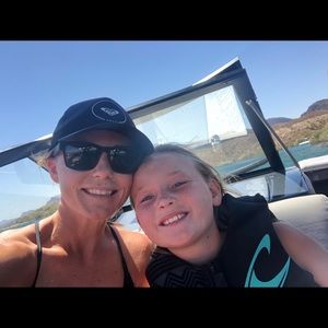 Meet your Posher, Dana